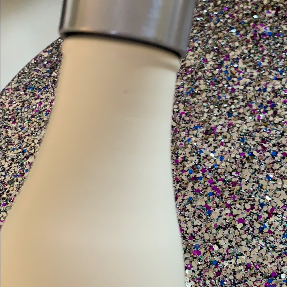 NWOT Rae Dunn Ugh water bottle - Picture 3 of 3